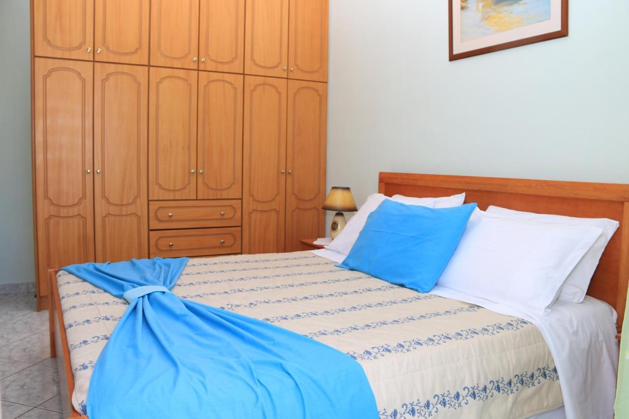 Isabela Apartments Sarande Bagian luar foto