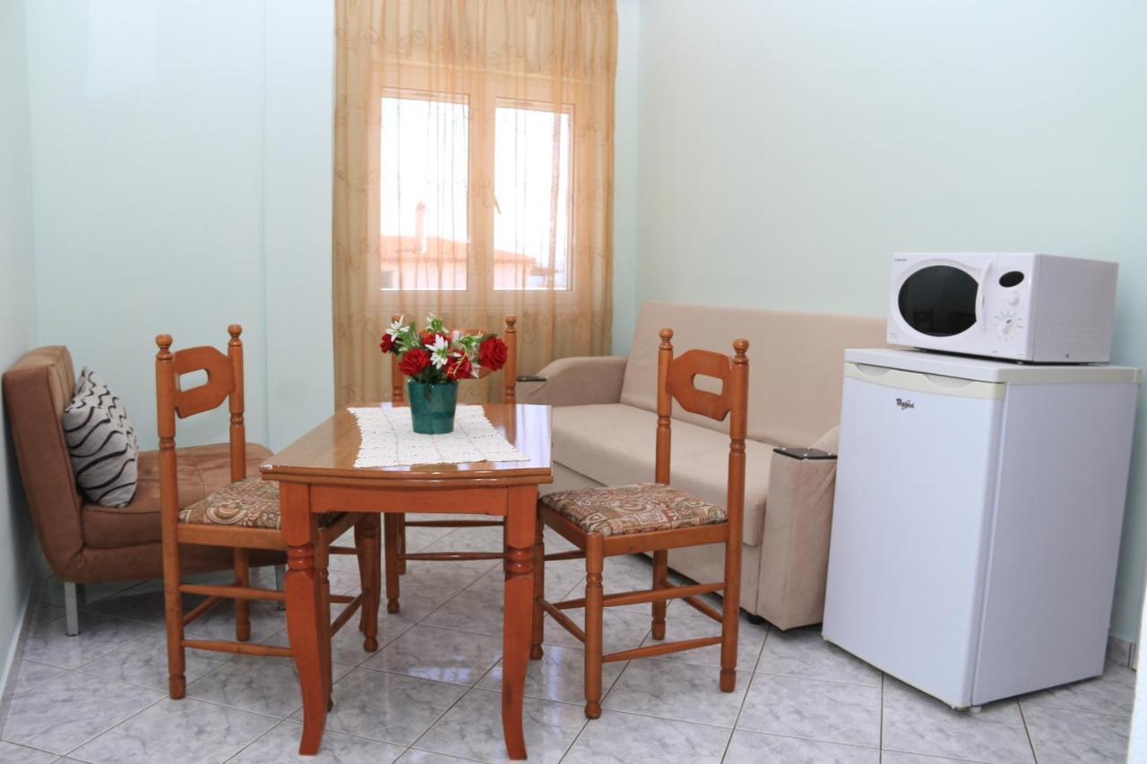 Isabela Apartments Sarande Bagian luar foto