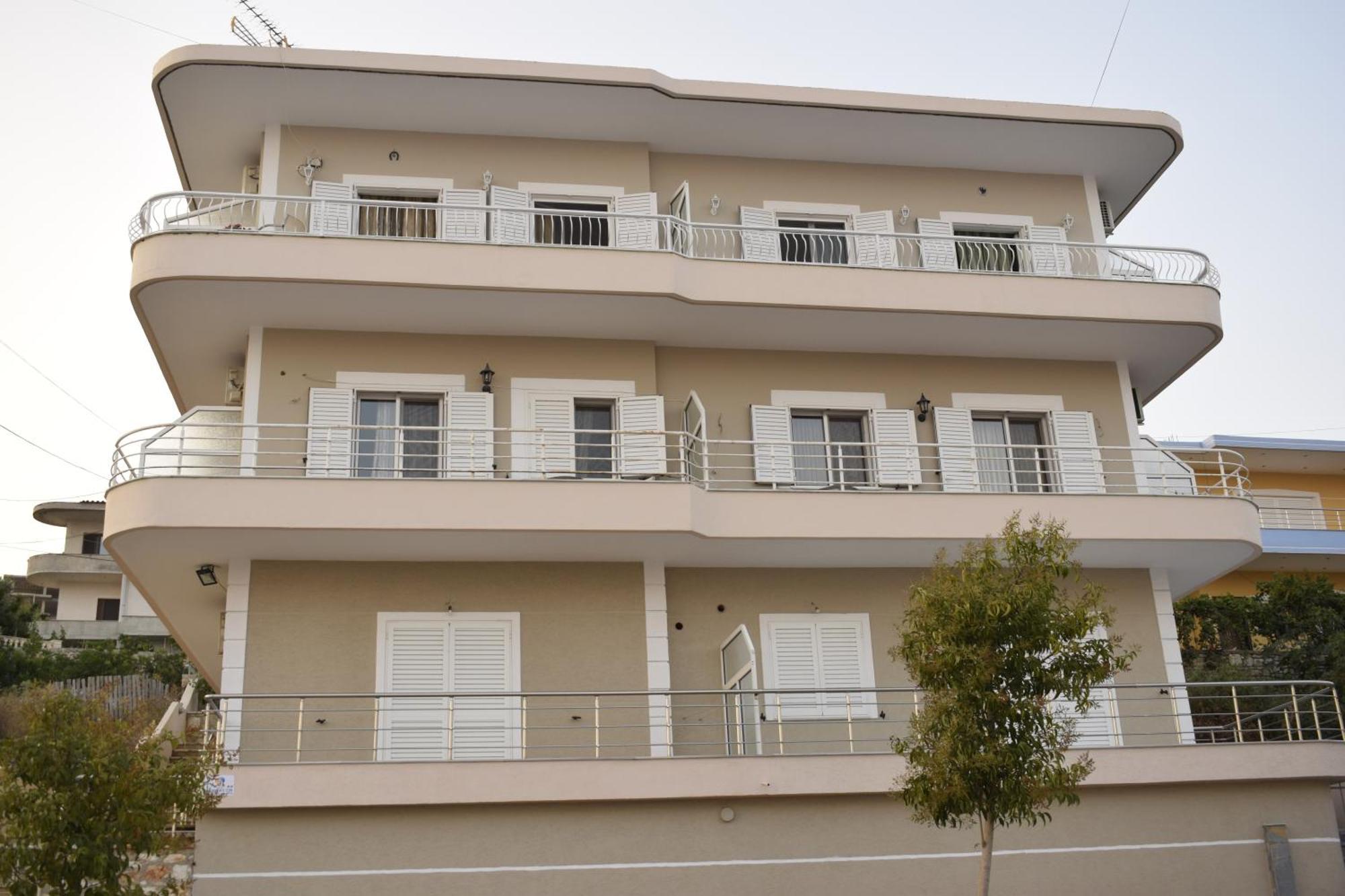 Isabela Apartments Sarande Bagian luar foto